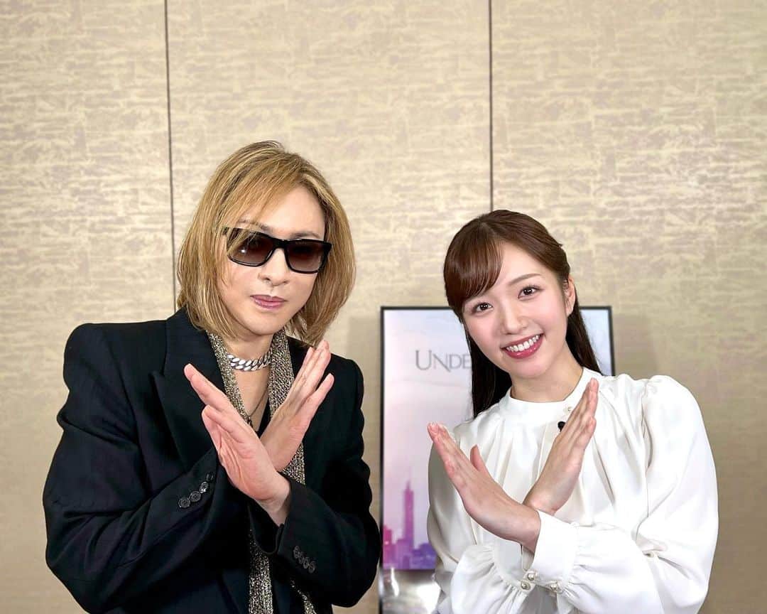 のインスタグラム：「#YOSHIKI さんにSPインタビュー✨  本日8日に公開された映画『YOSHIKI:UNDER THE SKY』で初監督を務めたX JAPANのYOSHIKIさんにインタビューさせていただきました😊  YOSHIKIさんだからこそ紡げる優しい言葉に、揺るがない思い、そしてサービス精神旺盛なYOSHIKIさんがあることまで…😳🙇🏻‍♀️  来週の「news every.」で放送予定です！ ぜひご覧ください🎶  @yoshikiofficial さん、ありがとうございました🎹✨  #newsevery #日本テレビ #刈川くるみ」