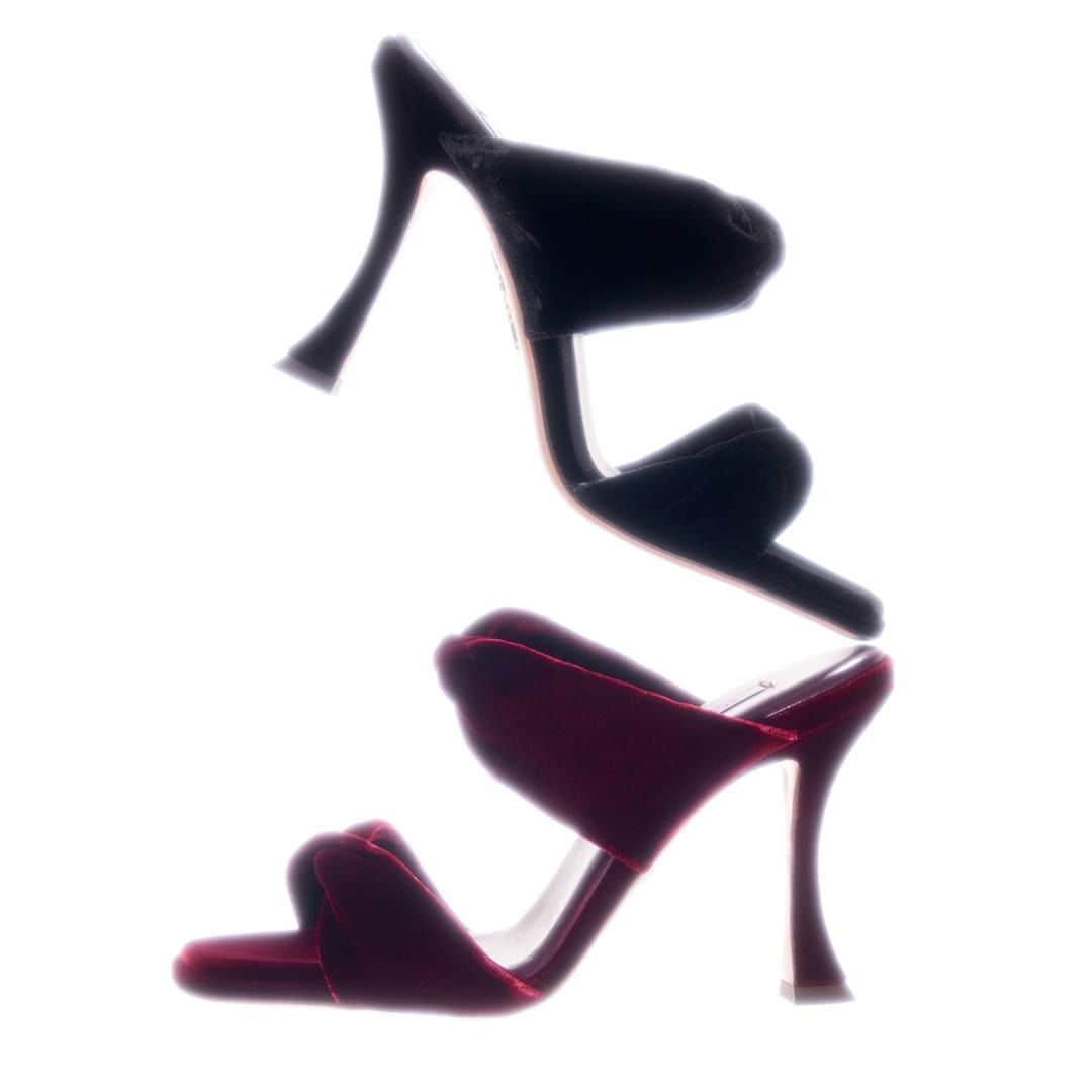 Aquazzuraのインスタグラム：「Time to meet your new wardrobe staple, Twist Sandal 95. Crafted from Merlot velvet and leather with a double padded insoles for extra comfort, this elegant style will add a graphic edge to any assemble   #AQUAZZURA  #AQUAZZURAMules」