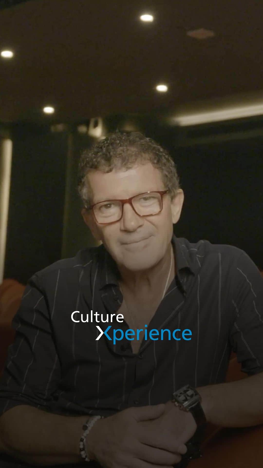 アントニオ・バンデラスのインスタグラム：「Si la cultura forma parte de ti … 👉 siente Culture Xperience!  El espacio de @xperiencecaixabank para disfrutar de las mejores experiencias culturales, eventos exclusivos, descuentos y mucho más.   #XperienceCaixaBank #CultureXperience」