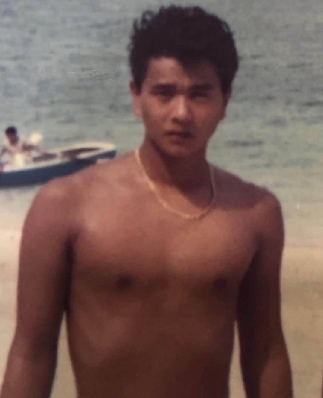 白間太陽さんのインスタグラム写真 - (白間太陽Instagram)「19歳の俺と19の頃の父です  あと4日で20歳。😮‍💨 父さんみたいなかっけえ漢を目指します」9月8日 21時02分 - taiyo_shiroma