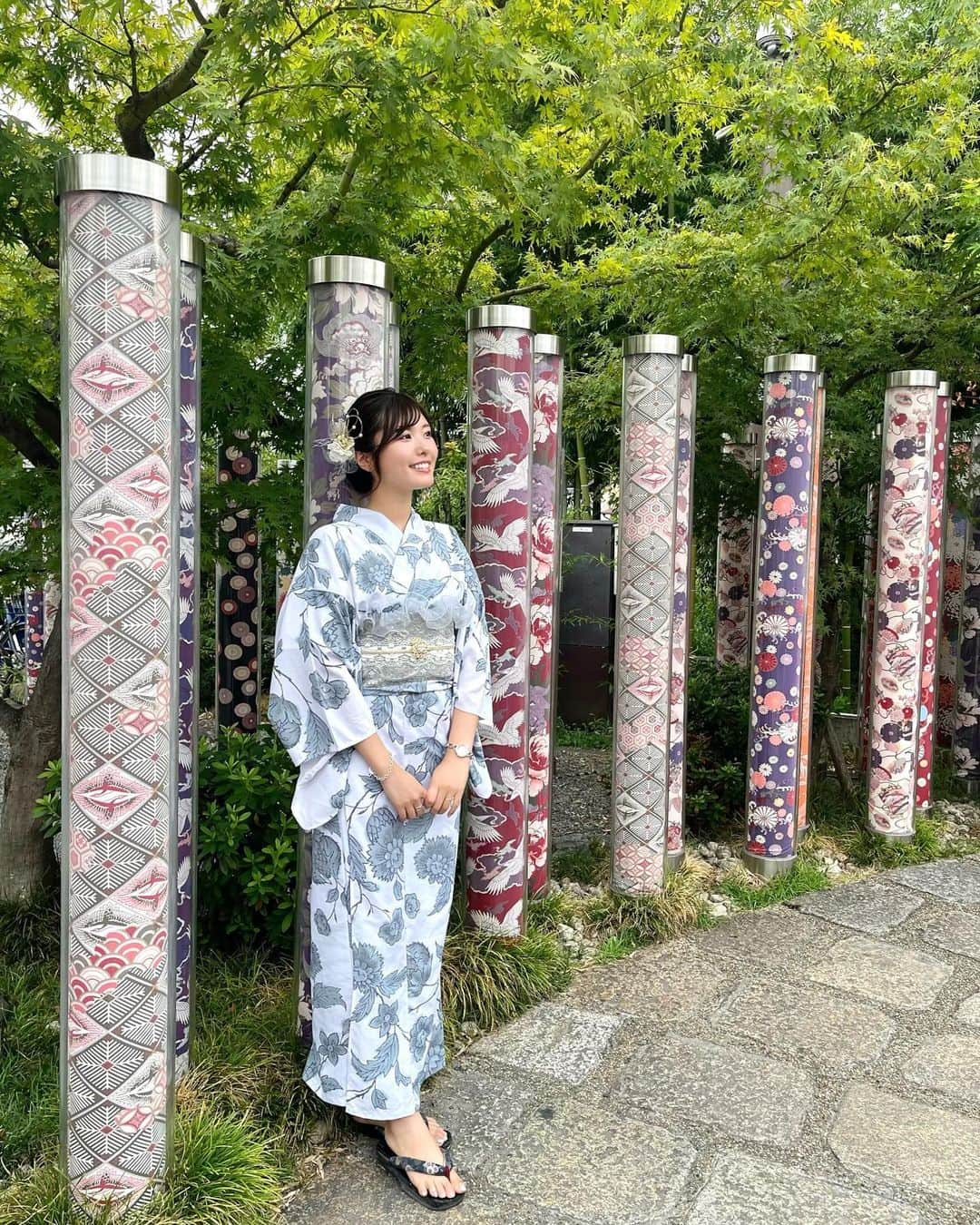 YOUKORINさんのインスタグラム写真 - (YOUKORINInstagram)「嵐山観光👘 ♡ 久しぶりに嵐山へ 少し涼しくなってて散歩できた💕  可愛すぎる浴衣は @kimonorental_mocomoco   ヘアメイクも相談しながら 決めてアレンジもめちゃくちゃ 上手🥹💓 嵐山は浴衣映えスポットが 多くて写真いっぱいある🫶  帯や浴衣、着物の種類も多いし 選ぶのも楽しかった💓  📍 京都府京都市右京区嵯峨天龍寺造路町6-2  PR @kimonorental_mocomoco #京都着物レンタルもこもこ #京都着物レンタル #着物レンタル京都 #京都着物 #着物観光 #浴衣レンタル #着物レンタル #嵐山観光 #京都デート#Kyoto#yukata#arashiyama」9月8日 21時08分 - xxy0uc0riinxx