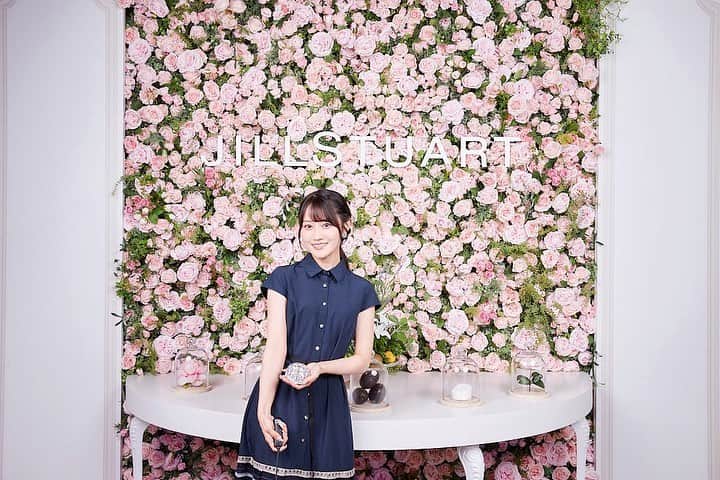 小倉唯のインスタグラム：「#JILLSTUART さんのPOPUPイベントにお邪魔させていただきました(*´︶`*)  ✼••┈┈┈┈┈┈┈┈┈┈••✼ 　　PHOTO STUDIO by  　　JILL STUART Beauty ✼••┈┈┈┈┈┈┈┈┈┈••✼  大好きなジルスチュアートさんの新作コスメがたくさん並んでいて、心ときめく空間でした。。😌♡  ちなみに、お洋服もJILL STUARTで合わせてみたよ(*´ `*)  明日から明後日までの開催ですので、気になる方はぜひ♪   #jillstuartbeauty @jillstuartbeauty」