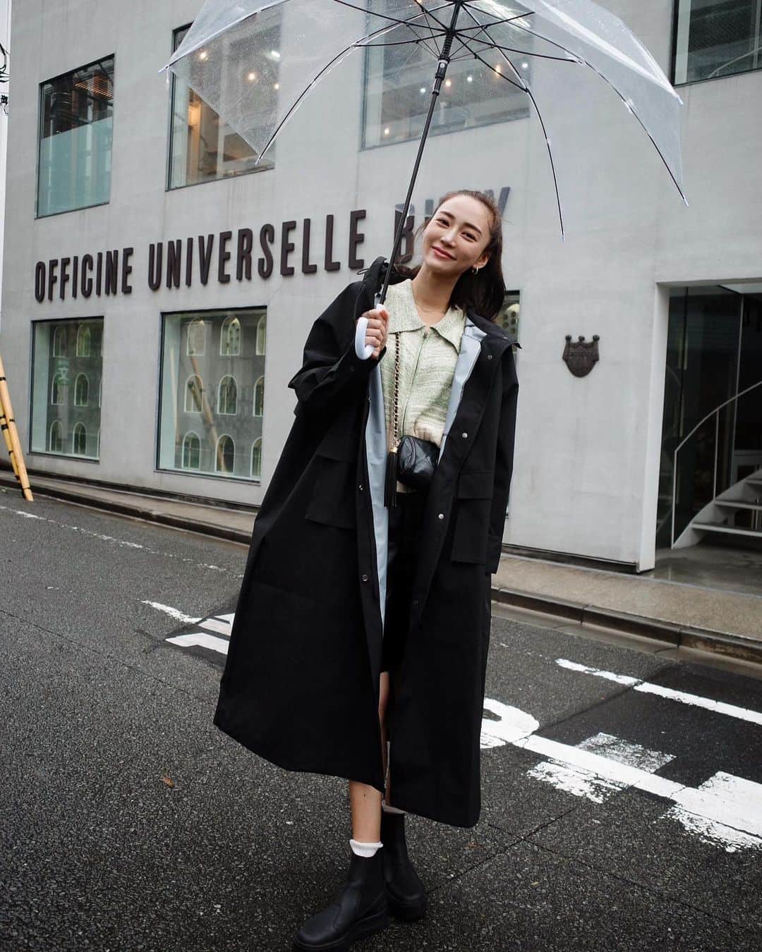 中島ケイカさんのインスタグラム写真 - (中島ケイカInstagram)「タイフーン。 風より雨が強かったり弱かったり💨  レインコート着てるんるんです。 雨は傘がめんどうだけど レインコートってなんか好き♡ @trunc88_official   雨も楽しめるようになってきた♡  メイクはシャドウのみでラインもマスカラもなし。 顔激薄で申し訳ないw  みなさんの地域は台風の影響はありませんか？🌧️  #outfit #ootd #fashion #coordinate #trunc88 #searoomlynn #puma #chanel」9月8日 21時36分 - kathy_tan529