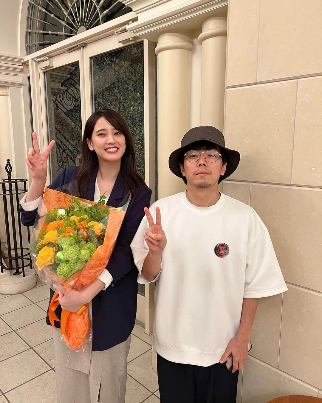 山崎紘菜さんのインスタグラム写真 - (山崎紘菜Instagram)「@unext_original_drama  #賭けからはじまるサヨナラの恋 最終回ありがとうございました。 無事に全話配信になりました。 素敵な皆様に囲まれながら、主人公の奈央として この物語を駆け抜けられたことを誇りに思います。 最初は、面白くできるかな？笑ってもらえるかな？と、 コメディに対して不安がたくさんありましたが 気づいたら現場で1番笑って 楽しんでいたのは私だったと思います。 そんな風に心から楽しめたのは 監督、キャスト、スタッフの皆様が 伸び伸びとお芝居ができる環境を作って、 支えてくださったおかげだと思います。 本当にありがとうございました。 撮影期間中にみんなと過ごした全ての瞬間が宝物で、 その瞬間がぎゅっと詰まった作品なので、 最終回を迎えるのは寂しかったのですが これからも配信されるということで、 寂しいけど寂しくない…！ 作品がこれからも生き続けて、 沢山の方に届くことを願っています。 奈央のこじらせた恋を、共に一喜一憂しながら 親身に応援して下さった視聴者の皆さんに 心からの愛と感謝を込めて。 吉永奈央 #賭け恋 #親愛なる有働監督 #あざした…！！！」9月8日 21時42分 - hirona_yamazaki