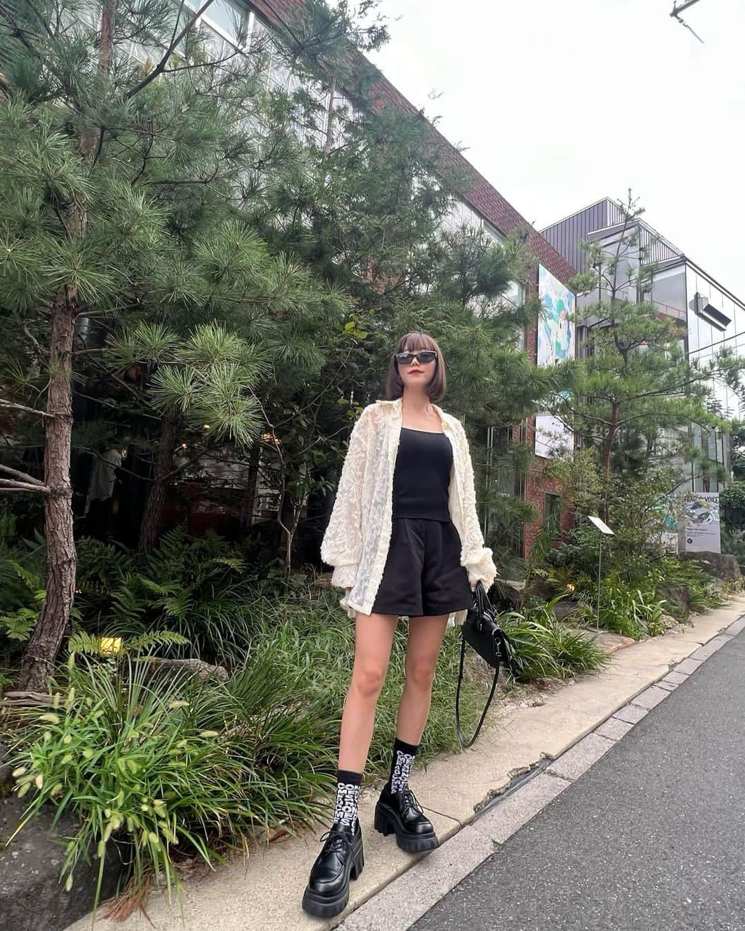 菜々香のインスタグラム：「涼しいね〜🥺  #fashion #ootd #code #コーディネート #コーデ #coordinate #outfit #私服 #style #look#japan#菜々香#nanaka」