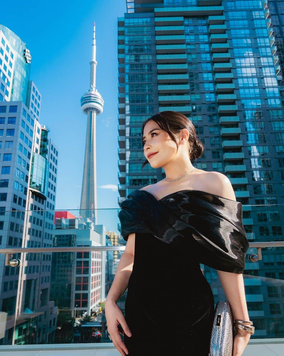 Prilly Latuconsinaさんのインスタグラム写真 - (Prilly LatuconsinaInstagram)「oh hi Toronto! 😊 #TIFF2023  #goldenhour」9月8日 21時52分 - prillylatuconsina96