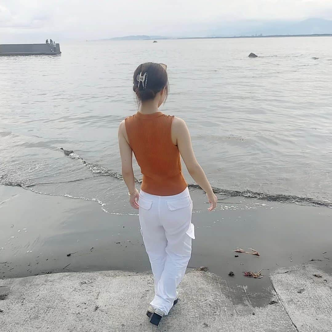 鈴木美南海さんのインスタグラム写真 - (鈴木美南海Instagram)「やっぱ海っていいよね🥰 わたしの名前にも『海』が入ってるから なんか特別な場所🏖️ ・ ・ #海 #海岸 #江ノ島 #江ノ島海岸 #雰囲気 #黄昏」9月8日 21時54分 - u_minami_official