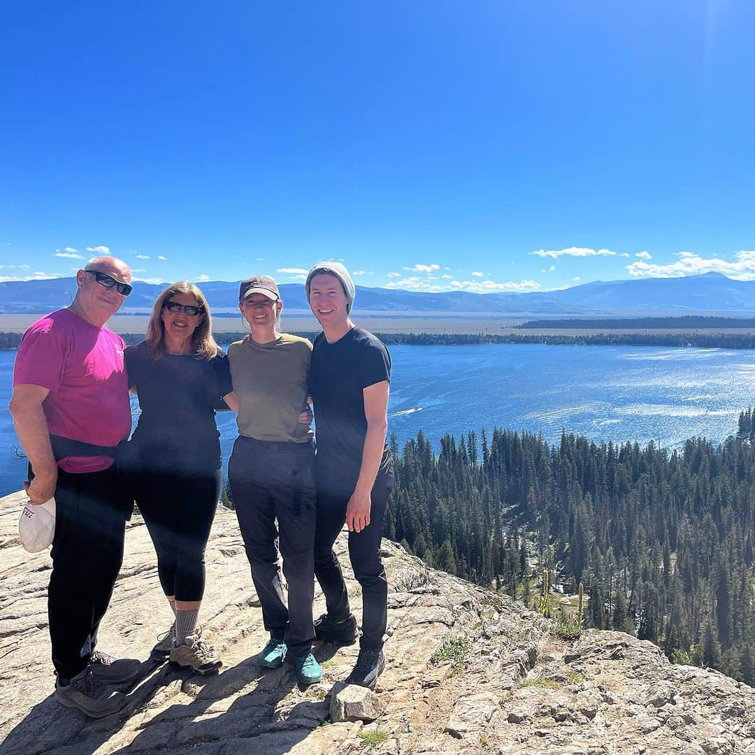 ジェイソン・ブラウンさんのインスタグラム写真 - (ジェイソン・ブラウンInstagram)「📍Grand Teton National Park!   すごい景色ですね！😍  #grandteton #grandtetons #grandtetonnationalpark #wyoming #jacksonhole #usa #nationalpark #nationalsparks #travel #hike #hiking #explore #mormonrow #views #family #trip #summer」9月8日 21時55分 - jasonbskates