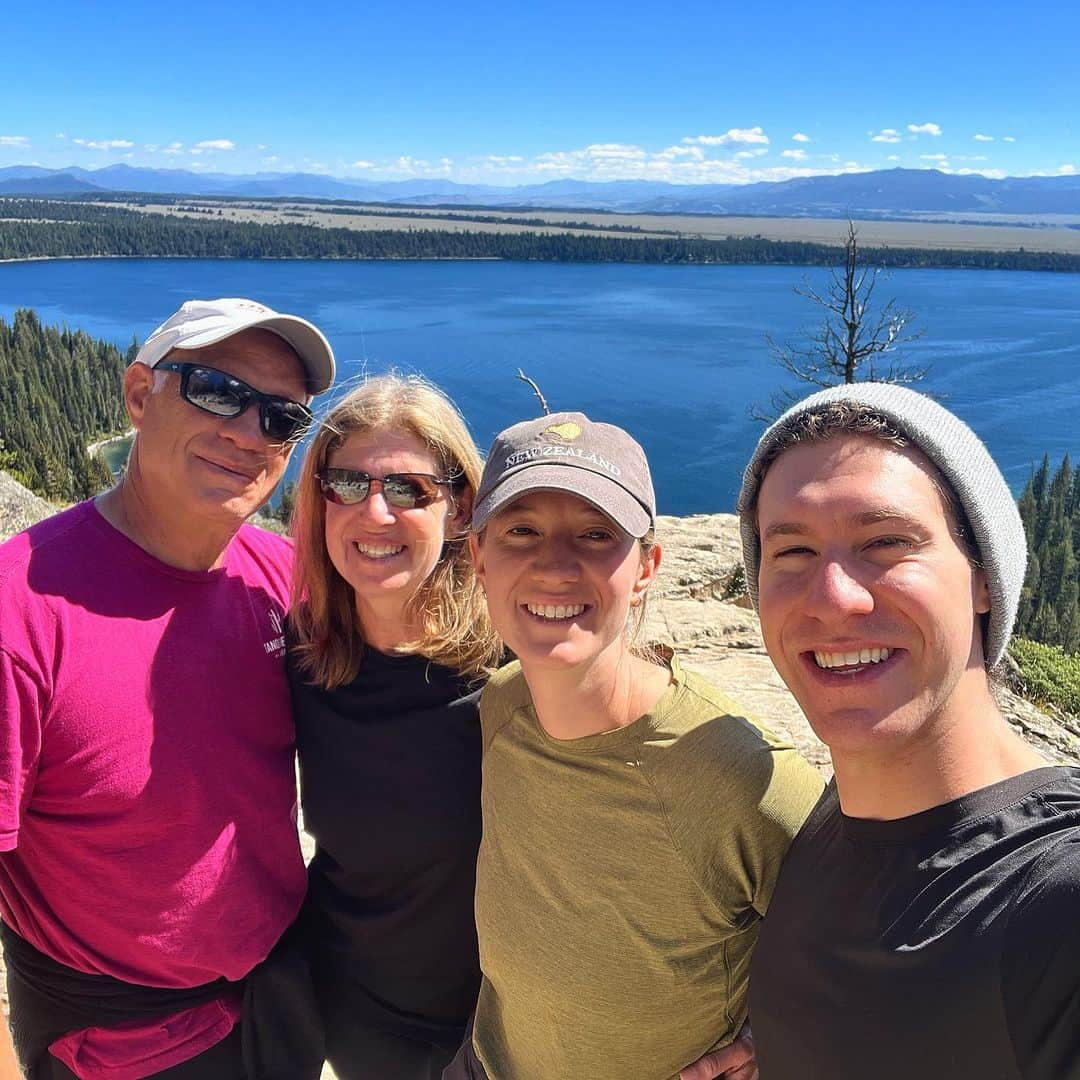 ジェイソン・ブラウンさんのインスタグラム写真 - (ジェイソン・ブラウンInstagram)「📍Grand Teton National Park!   すごい景色ですね！😍  #grandteton #grandtetons #grandtetonnationalpark #wyoming #jacksonhole #usa #nationalpark #nationalsparks #travel #hike #hiking #explore #mormonrow #views #family #trip #summer」9月8日 21時55分 - jasonbskates