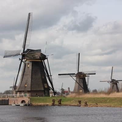 CIAのインスタグラム：「We're keeping things moving with this week's Factbook Friday post - the Kinderdijk windmills. Located in the Netherlands, these windmills are a national monument within a protected village and a UNESCO World Heritage Site.   #FactbookFriday #WorldFactbook #Netherlands」