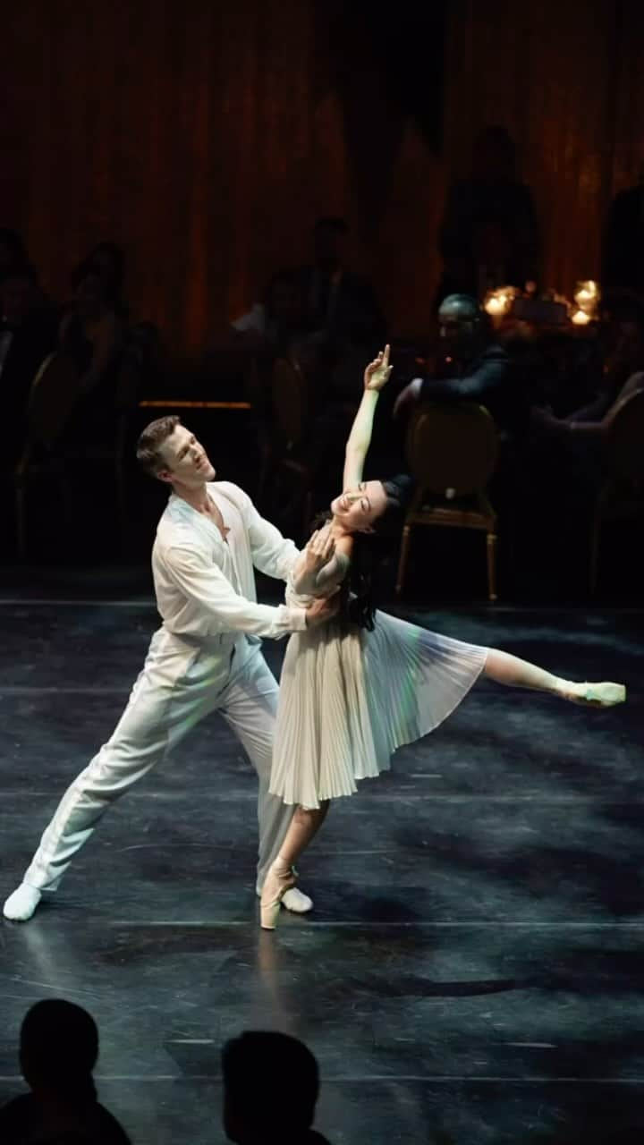 石井杏奈のインスタグラム：「Photos from 3 months ago… I’m so grateful I get to dance this beautiful ballet again this weekend🩰✨ I will have new prince Célestin this time 😁🤴✌️ It was a pleasure dancing with you Roddy, thanks a lot 🥰🤍🤍🤍 (We got divorced and we both have new partner, and he has 2 Princess 🤣👸🏻👸🏼!!!) . . Gala @grandsballets 🩰 Photo @kravetzphotographics 📸 #balletlife#nofairytales#show#cinderella#fun#lift#happy#desney#grateful#beautiful#music#costume」