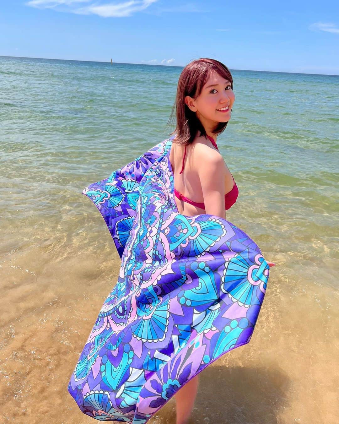 安藤まいさんのインスタグラム写真 - (安藤まいInstagram)「これはビーチマット⛱ 買ってよかった〜🤣 めちゃくちゃ常夏で綺麗な海💓 福岡なのに海外みたいで大好きな奈多海岸🏖️  #海#夏#浜辺#リゾートスタイル#水着#海外風#福岡#奈多海岸#映え写真#映えスポット#撮影#撮影モデル#福岡モデル#被写体#ショートカット#ショートカット女子#博多女子#海水浴#海コーデ#安藤まい」9月8日 22時12分 - mai_ando0407