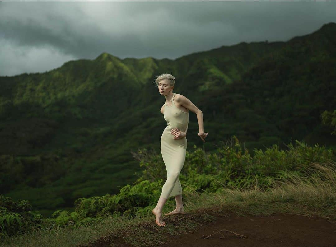 ballerina projectさんのインスタグラム写真 - (ballerina projectInstagram)「𝐌𝐢𝐤𝐚𝐞𝐥𝐚 𝐊𝐞𝐥𝐥𝐲 in Manoa Valley on the island of Oahu.   @mikaelakelly__ #mikaelakelly #ballerinaproject #manoa #manoavalley #oahu #hawaii #rickowens #moderndance   Ballerina Project 𝗹𝗮𝗿𝗴𝗲 𝗳𝗼𝗿𝗺𝗮𝘁 𝗹𝗶𝗺𝗶𝘁𝗲𝗱 𝗲𝗱𝘁𝗶𝗼𝗻 𝗽𝗿𝗶𝗻𝘁𝘀 and 𝗜𝗻𝘀𝘁𝗮𝘅 𝗰𝗼𝗹𝗹𝗲𝗰𝘁𝗶𝗼𝗻𝘀 on sale in our Etsy store. Link is located in our bio.  𝙎𝙪𝙗𝙨𝙘𝙧𝙞𝙗𝙚 to the 𝐁𝐚𝐥𝐥𝐞𝐫𝐢𝐧𝐚 𝐏𝐫𝐨𝐣𝐞𝐜𝐭 on Instagram to have access to exclusive and never seen before content. 🩰」9月8日 22時21分 - ballerinaproject_