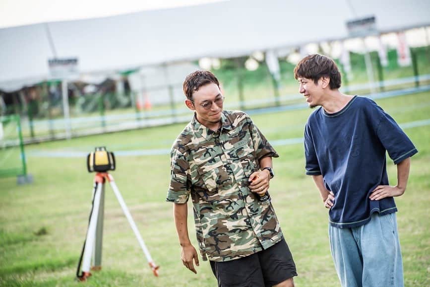 のインスタグラム：「HAZIKETEMAZARE Fes 2023 preparation day🔥 ハジマザ設営日！ 無事ランプも建って一安心！ 楽しみすぎるっ🙌 @hey_smith_japan 宜しくです！ Photo by @hayachinphoto 🙏  #ハジマザ #haziketemazare #ハヤチンさん写真で嫁が写ってるのレア」