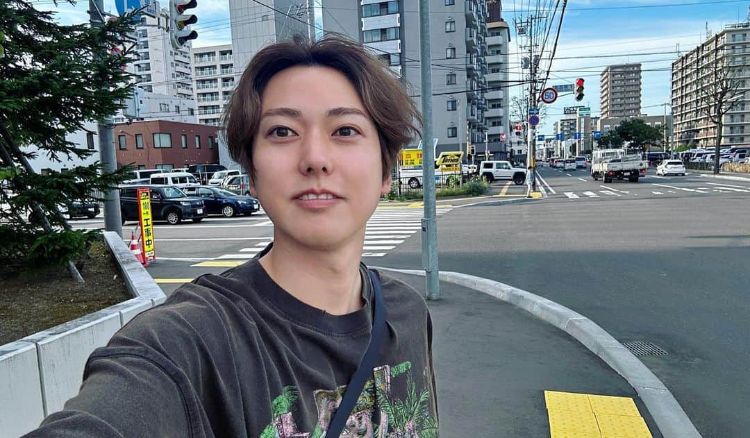 ないとーのインスタグラム：「北海道来たのに、 まるで北海道感のないところで自撮りする奴。」