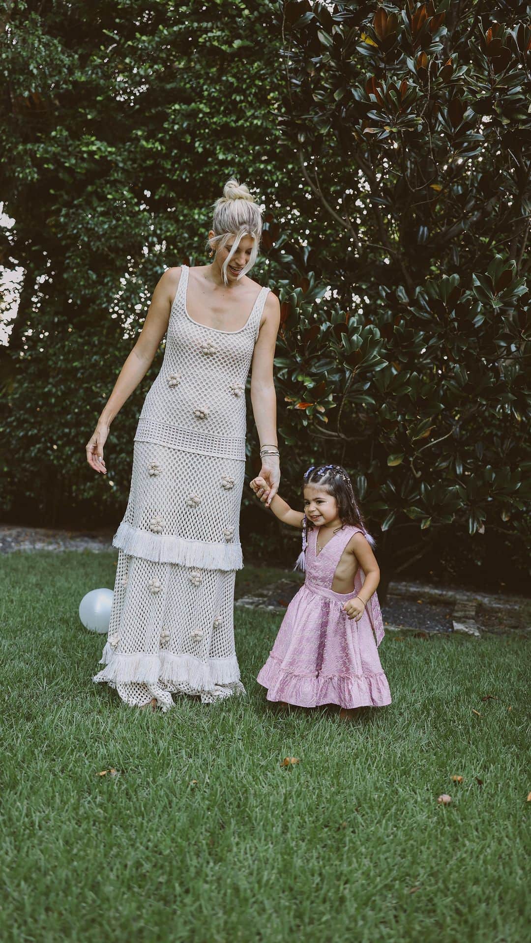 デヴォン・ウィンザーのインスタグラム：「Happy Birthday Sweet girl! 2 years of laughter and love! 💓💓💓」