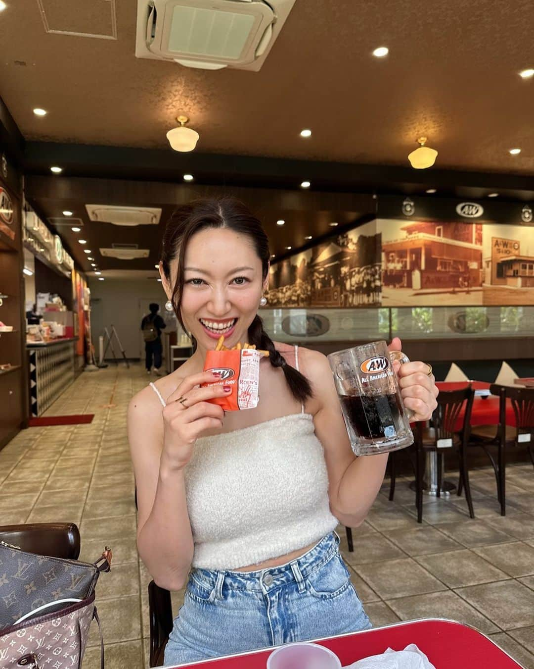 karenさんのインスタグラム写真 - (karenInstagram)「AWおはつです🍔🍟🧡🧡  #aw #ハンバーガー」9月8日 22時33分 - karennakamura.r