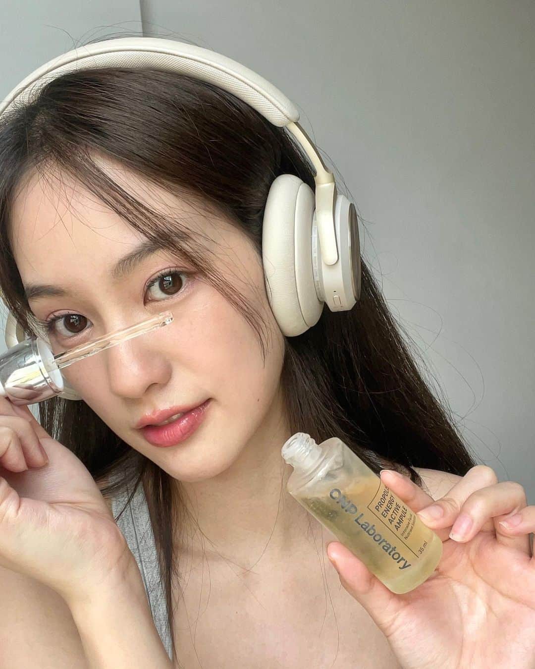 PIMTHAさんのインスタグラム写真 - (PIMTHAInstagram)「มาค่าา 9 แรกของผิวสวยใส ต้อง CNP 💛🤍 @cnplaboratorythailand  9.9 Mega Sale 🎉🥳 ลดแรง 50% ส่งฟรีทั้งร้าน  ⚡ พบสินค้าราคาพิเศษ ลดสูงสุดถึง 50%  🎁 โค้ดส่วนลดสูงสุด 150.-  🚗 พร้อมส่งฟรี* ไม่มีขั้นต่ำ 9-11 กันยายน นี้เท่านั้น **เงื่อนไขอ่านเพิ่มเติมหน้าร้านค้า #CNP #CNPLaboratory #CNPLaboratoryTH #CNPผิวสวยใสไม่เกรงใจอายุ #CNPผิวอ่อนวัยไม่เกรงใจอายุ」9月8日 22時57分 - pimtha