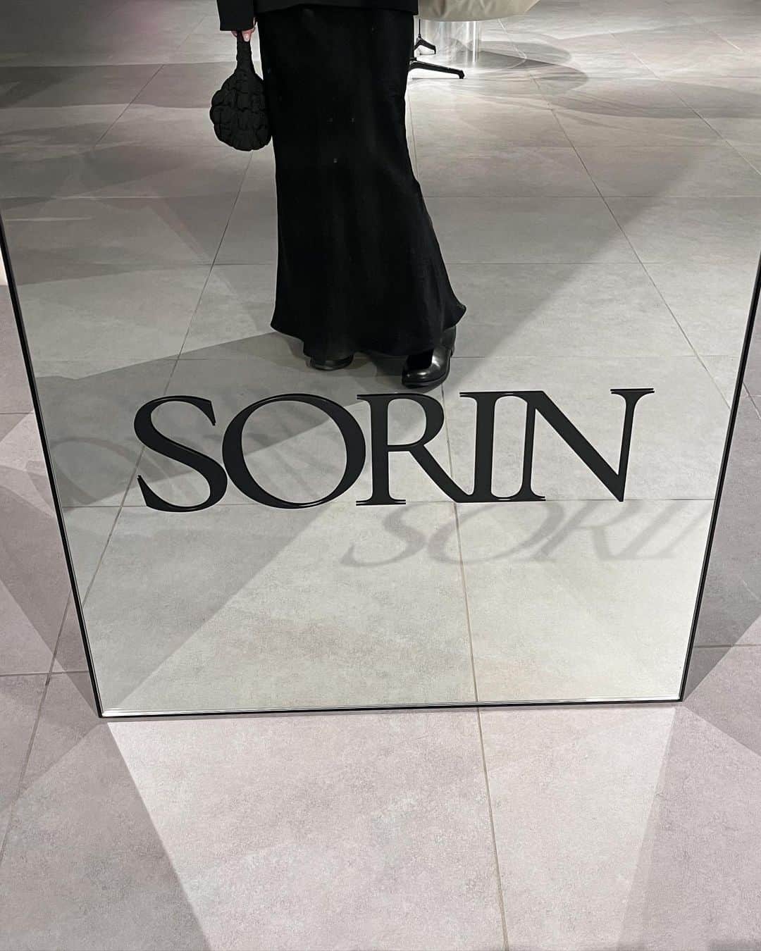 花見菜月さんのインスタグラム写真 - (花見菜月Instagram)「-SORIN 2023 a/w exhibition- @sorin__official  一足先に展示会にお邪魔させて頂きました👢 秋冬の可愛いお洋服たちが沢山並べてあります♥︎ 明日から2日間展示販売会が行われていますのでご都合がよろしい方は是非行かれてみてください😌✨  いつもありがとうございます♡♡」9月8日 22時59分 - ____naki.____