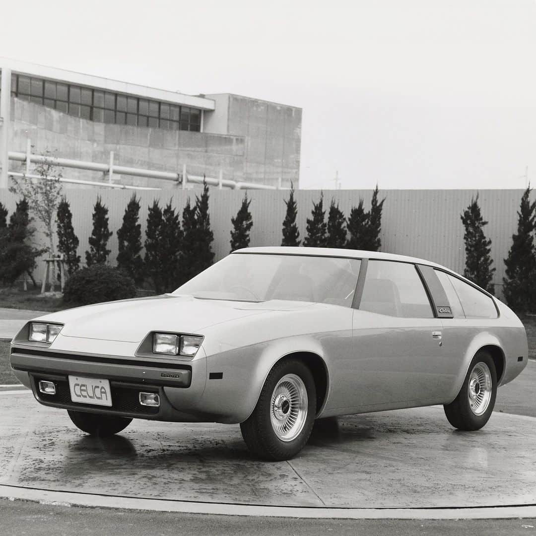 toyotausaさんのインスタグラム写真 - (toyotausaInstagram)「From paper to pavement, #Celica is a dream come true! For #FlashbackFriday, enjoy the original design sketch of the 1978 Celica from Calty Design Research.」9月8日 23時01分 - toyotausa