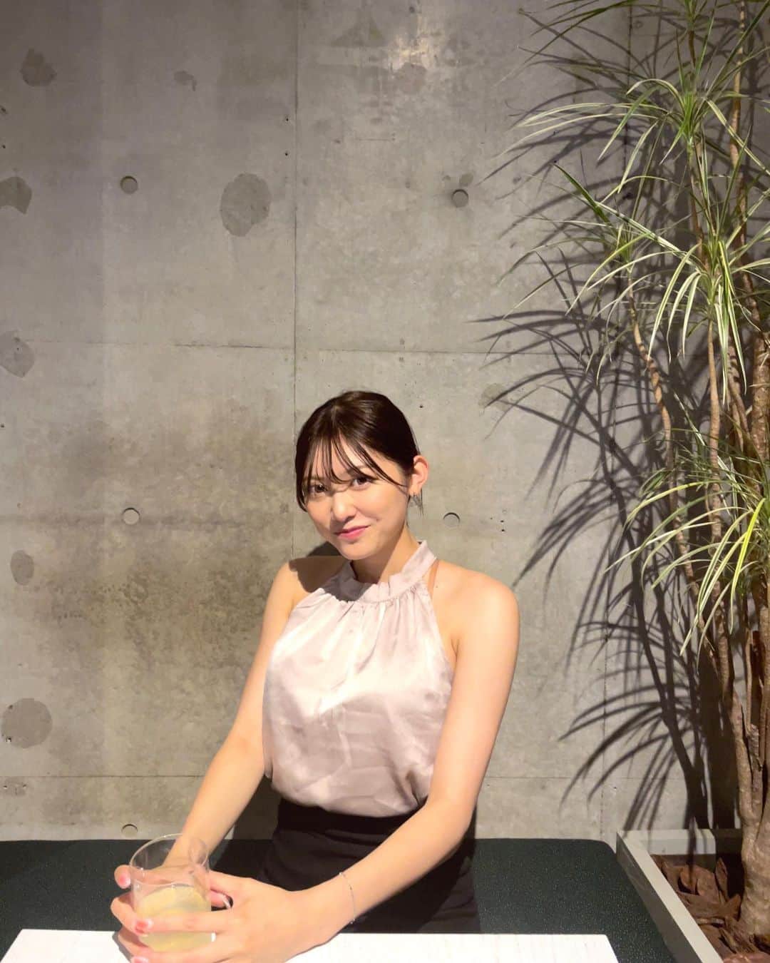 のインスタグラム：「このトップスめちゃお気に入りすぎてめっちゃ着てる！」