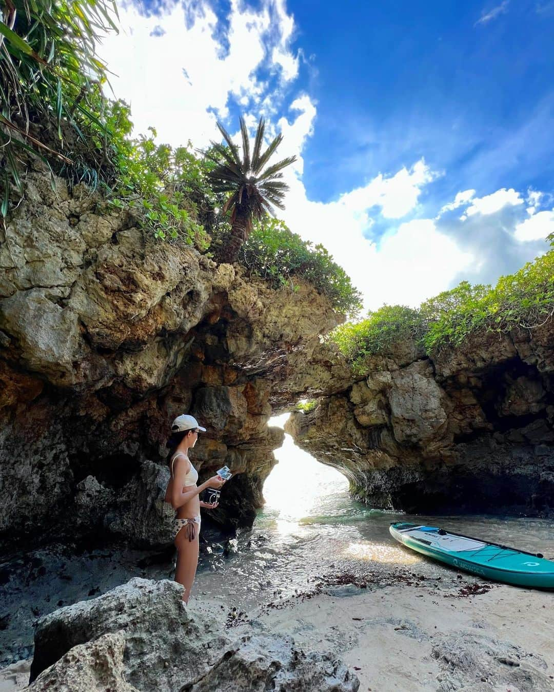 rittann48のインスタグラム：「💙SUP ENJOY🏝️  チェキ娘☀️ 空も海もチェキチェキ🩵📸💙  #宮古島 #秘境ビーチ  #伊良部島 #池間島 #来間島 #沖縄 #離島  #宮古島旅行 #沖縄旅行 #島旅  #旅行好きな人と繋がりたい  #写真好きな人と繋がりたい  #beach #chill #swimwear  #irabujima #miyakojima #kurimajima  #miyakoisland #ikemajima  #okinawa #japan #japantravel  #photography #photooftheday #phototravel  #일본 #미야코지마 #여행」