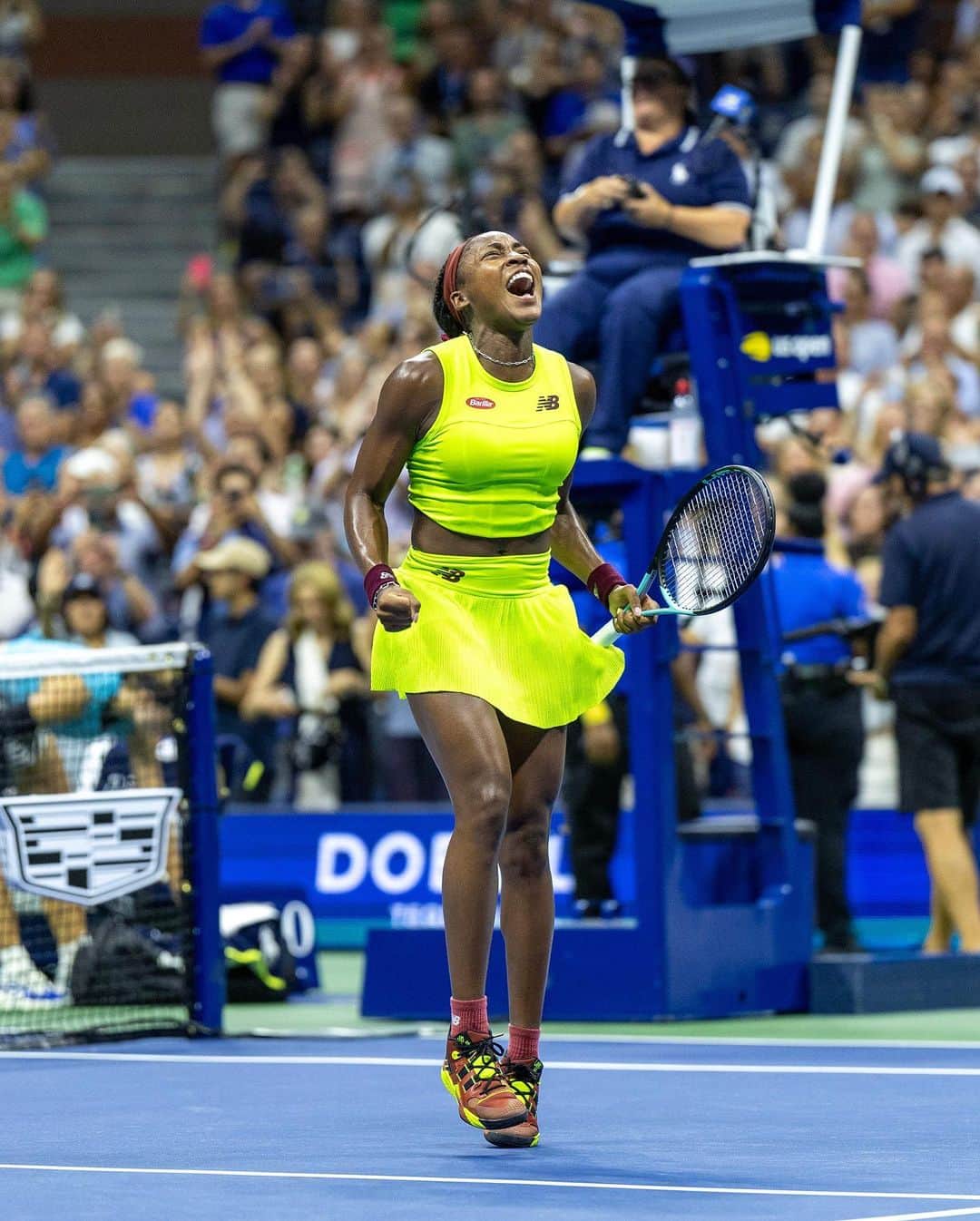 Teen Vogueのインスタグラム：「Congratulations to #CocoGauff, who will play in the #USOpen championship on Saturday after winning her semifinal match against #KarolinaMuchova! 🎾 Revisit our August 2019 cover story with the tennis superstar at the #linkinbio 🌟  (📸: Getty Images/@camilafalquez)」
