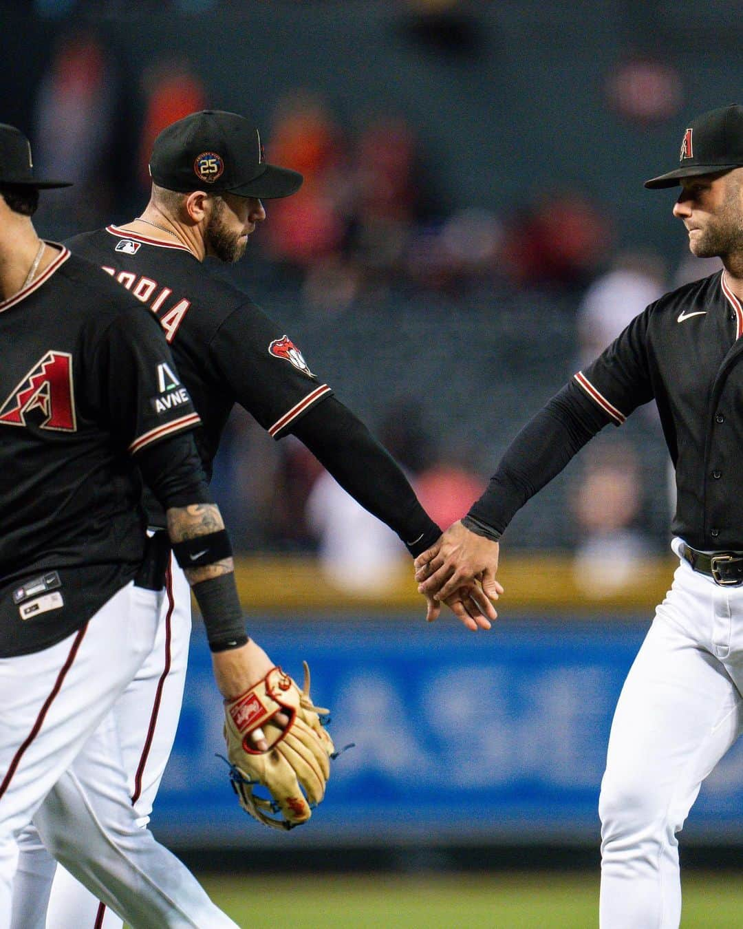 エバン・ロンゴリアさんのインスタグラム写真 - (エバン・ロンゴリアInstagram)「Passing the vibe ✔️. @dbacks @losdbacks @christianwalker28 @ketel_marte4」9月8日 23時27分 - evan.longoria3