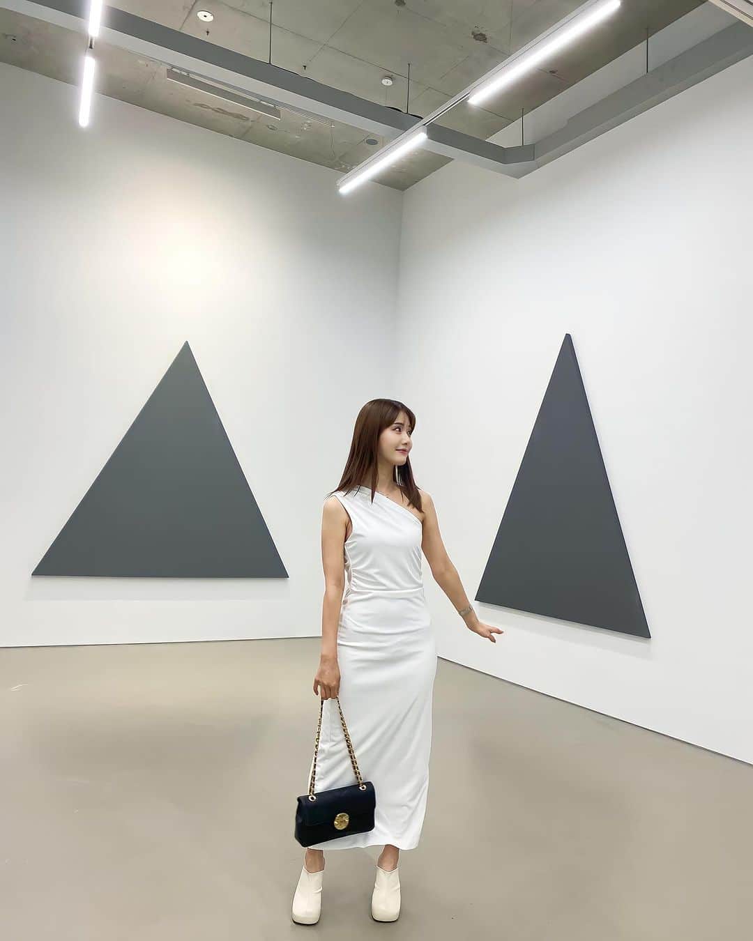 一木美里のインスタグラム：「🎨♥️🇰🇷 The healing power is art🫶🏻  #seoulartweek#art#ソウルアートウィーク#アート#kiafseoul#friezeseoul」