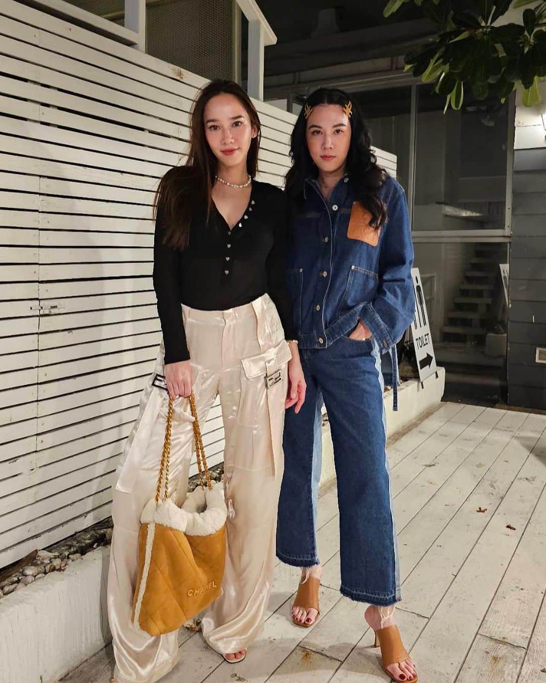 アム・パチャラパーのインスタグラム：「ถ่ายรูปเล่นรอเจ้าของวันเกิดก็ยังไม่มา ขอกลับก่อนนะ ค่อยนัดกันใหม่จ๊ะ  @nknooknik 😘」