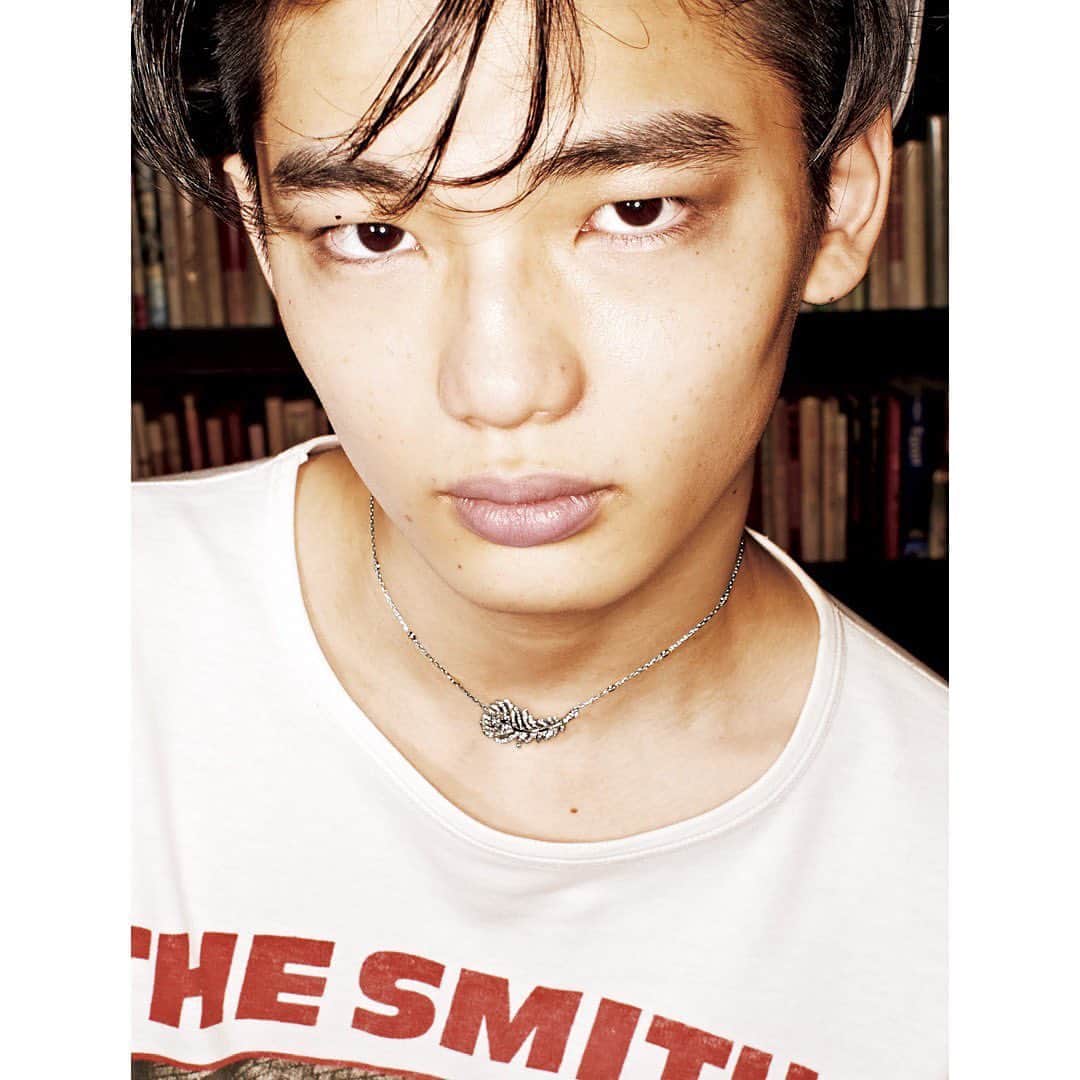 commons&senseのインスタグラム：「. commons&sense EX. ISSUE05 BOUCHERON out on September 13th, 2023! #BOUCHERON @boucheron   photos Yume Ippei fashion RenRen hair @takayukishibata  make up @akiko25  model @akitsugu.t」