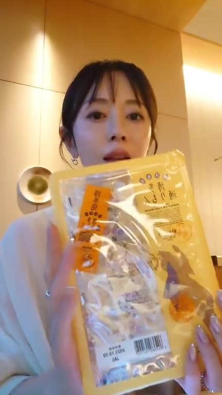 エリーのインスタグラム：「#通りもん やっぱり美味しい #marie のシフォンケーキ？めっちゃ美味しかった  お会いできた皆さまありがとうございました❤️またゆっくり九州来ます❤️」