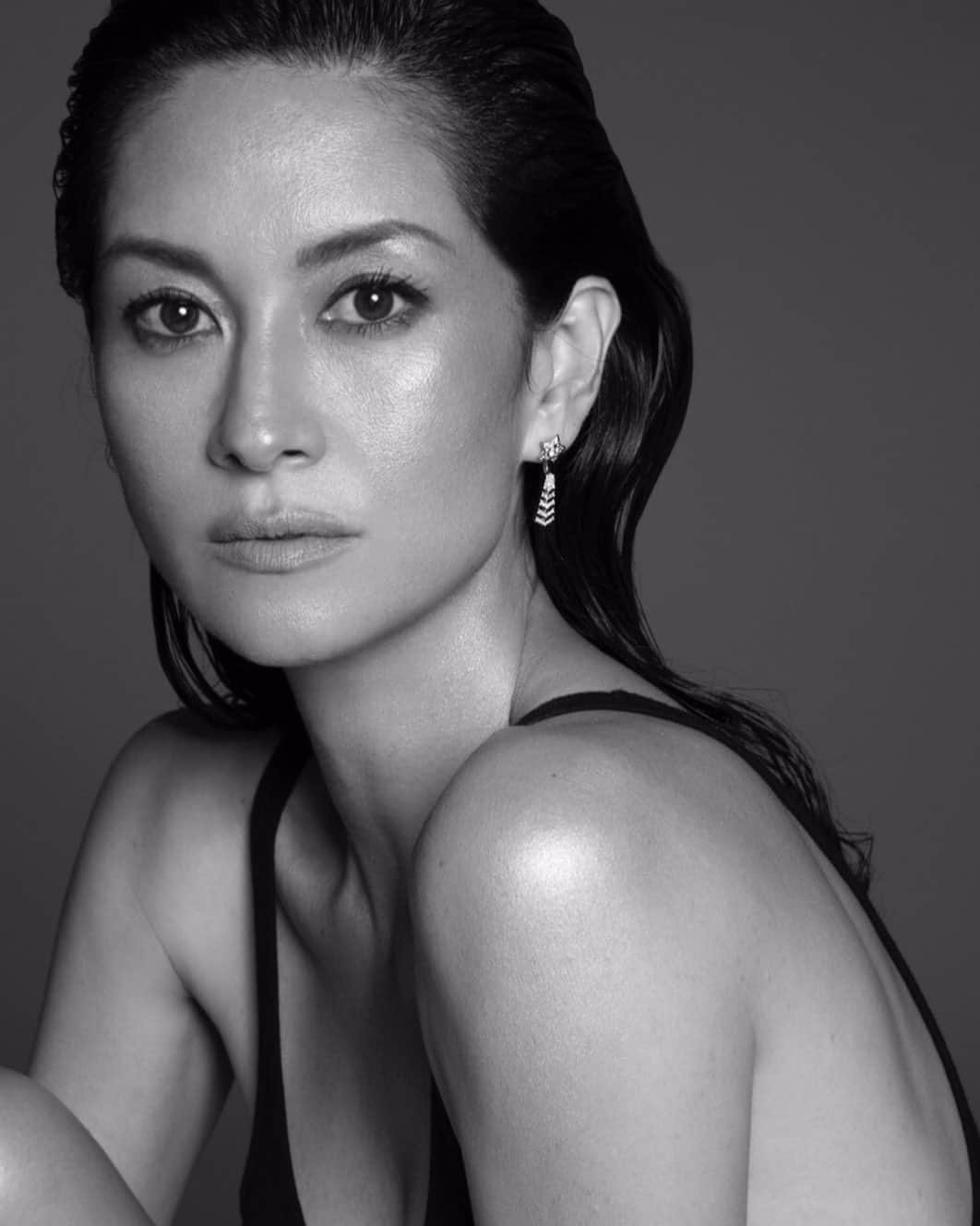 ブレンダのインスタグラム：「It’s been less than a week since I returned from my last trip to Japan (still jet lagged) and now I’m sitting  in the airplane on my way back 🇯🇵 ✈️   To think, just a few months ago I was contemplating quitting the modeling (long story 😅). But the universe spoke and said not yet. Now I’m with a new agency (@image_models) and going to continue on this journey a little longer. これからも頑張れます❣️  日本から帰ったばっかりけど今からまた行ってきます✈️」