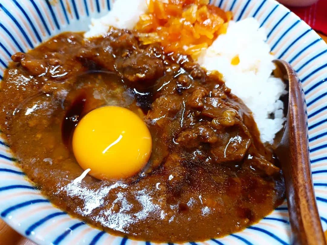 松本隆博のインスタグラム：「。⁡ ⁡さ、朝から朝カレー食べて⁡⁡ ⁡血圧上げてー 午前中⁡仕事頑張る(ง •̀_•́)ง⁡ ⁡‼️‼️‼️‼️⁡ ⁡⁡⁡ 仕事がめちゃ溜まりまくりの朝。⁡ ⁡ラジオ6週分、講演資料制作、⁡ ⁡見積り数件、問合せメール3件⁡ ⁡こなす。 ⁡遊びはここまでや…‪(´•ᴗ• ก )‬՞ ՞⁡ ⁡⁡ ⁡還暦少年 松本隆博⁡ ⁡」