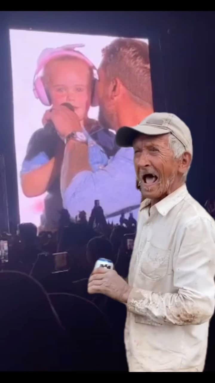 のインスタグラム：「Every time I bring my family out on stage…」