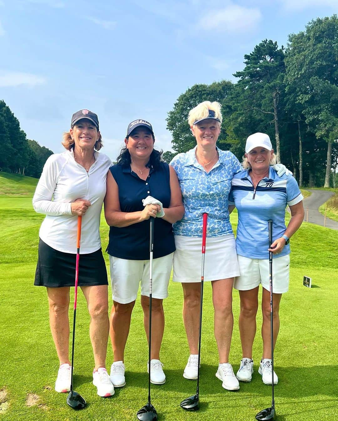 ジュリ・インクスターさんのインスタグラム写真 - (ジュリ・インクスターInstagram)「BJ’s Charity Championship with the crew! We had an absolute blast teeing it up @theridgeclub89  Congrats to Jane Blalock and Patricia Lebouc on the W! Pat & I got runner up with -11. Of course, we had to crush some lobsters & ice cream to finish off an awesome event! 🦞😋🍦」9月9日 10時00分 - juliinkster