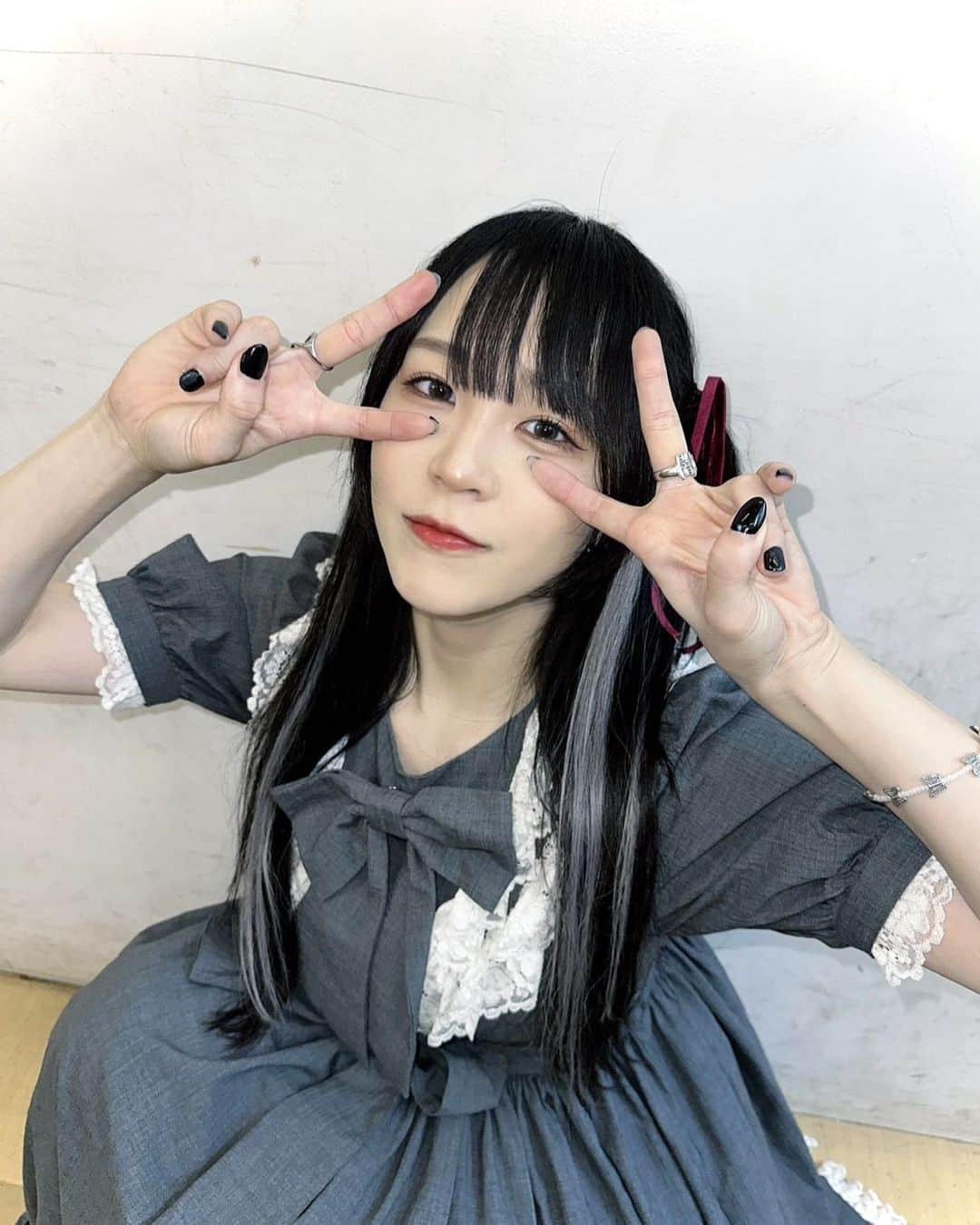 三田麻央のインスタグラム：「. 9月9日は三田麻央の誕生日でーす🌱✌️ 28歳はもう大人か…（毎年言ってる）」