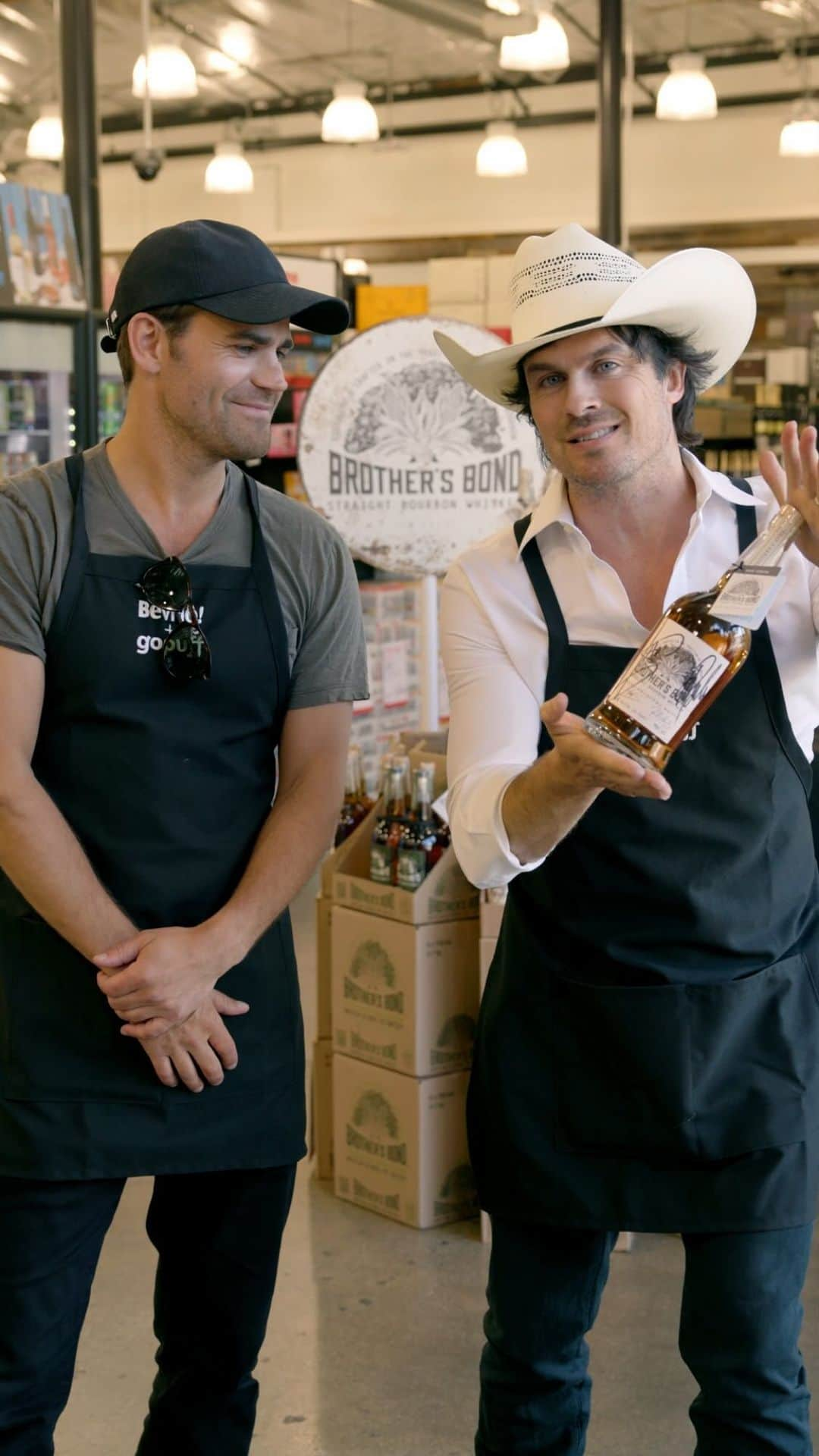 イアン・サマーホルダーのインスタグラム：「Act fast, bourbon lovers! 🏃‍♂️ This week’s exclusive Brothers Bond Bourbon deal is available ONLY through Sunday! 📆 Join the FAM now to unlock FREE delivery, no alcohol fees, and this limited-time offer. Don’t miss out on the taste of perfection – grab your bottle today! 🥃🔥」