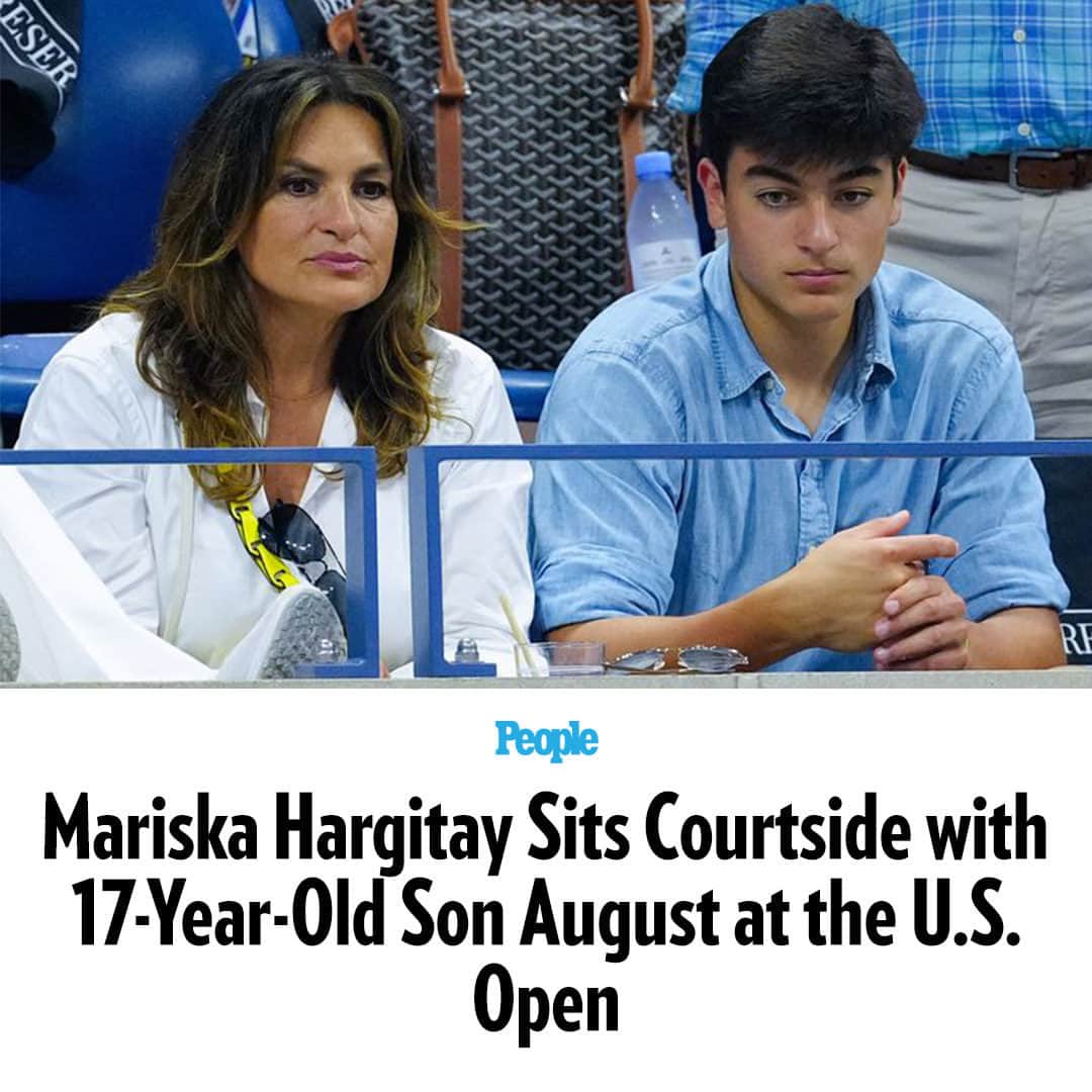 People Magazineさんのインスタグラム写真 - (People MagazineInstagram)「Mariska Hargitay brought a special plus one to the #USOpen this year — her son!  On Tuesday, the Law and Order: SVU actress, 59, was photographed sitting courtside at the U.S. Open with her son August, 17.  The two sat close together as they intently watched the action on the court. In another photo, the two looked up as August held his phone in his hands.  Hargitay has been married to husband Peter Hermann, 56, for 19 years. The actress welcomed son August in 2006, and Hermann and Hargitay later welcomed daughter Amaya, 13, through adoption and son Andrew, 12, within six months of each other in 2011. Tap the link in bio to see the pics. 📷: Gotham / GC Images」9月9日 2時00分 - people