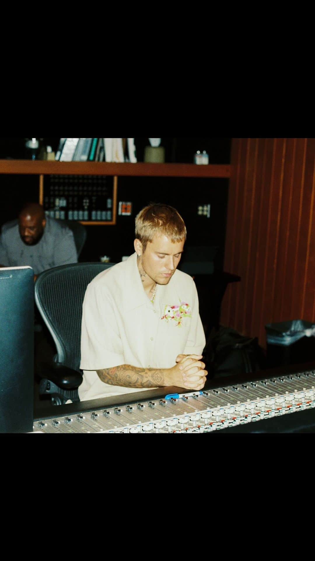 ディディのインスタグラム：「R&Bieber is back!!!  7 DAYS AND COUNTING! THE LOVE ALBUM: OFF THE GRID   SEPTEMBER 15TH. LINK IN BIO TO PRE-SAVE NOW!」