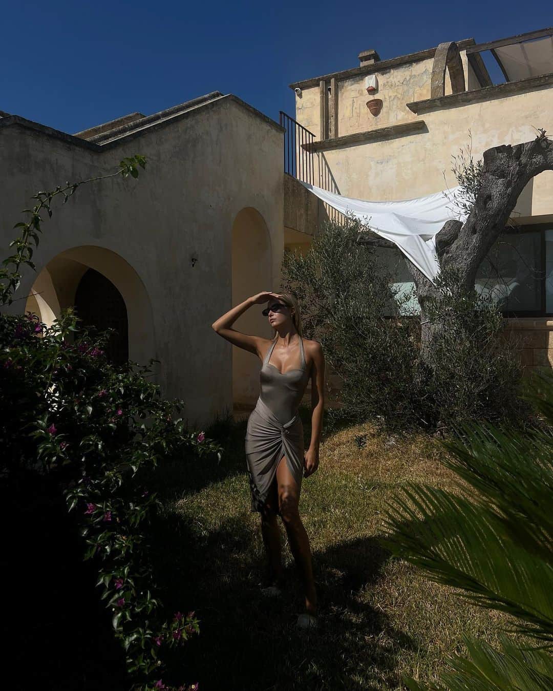 ヴィクトリア・ヴァルガさんのインスタグラム写真 - (ヴィクトリア・ヴァルガInstagram)「Loving Puglia's endless sun and beauty. 🍃」9月9日 1時45分 - vikyvarga