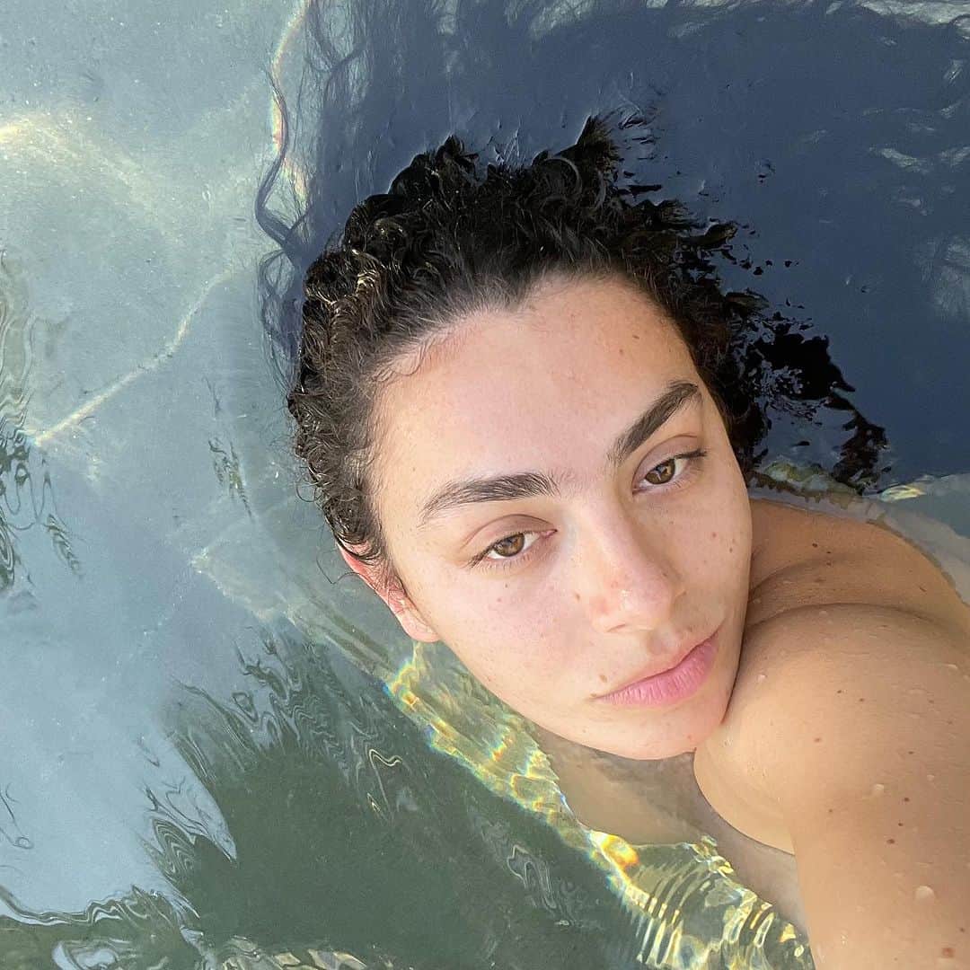 チャーリー・エックス・シー・エックスのインスタグラム：「album 6 i guess」