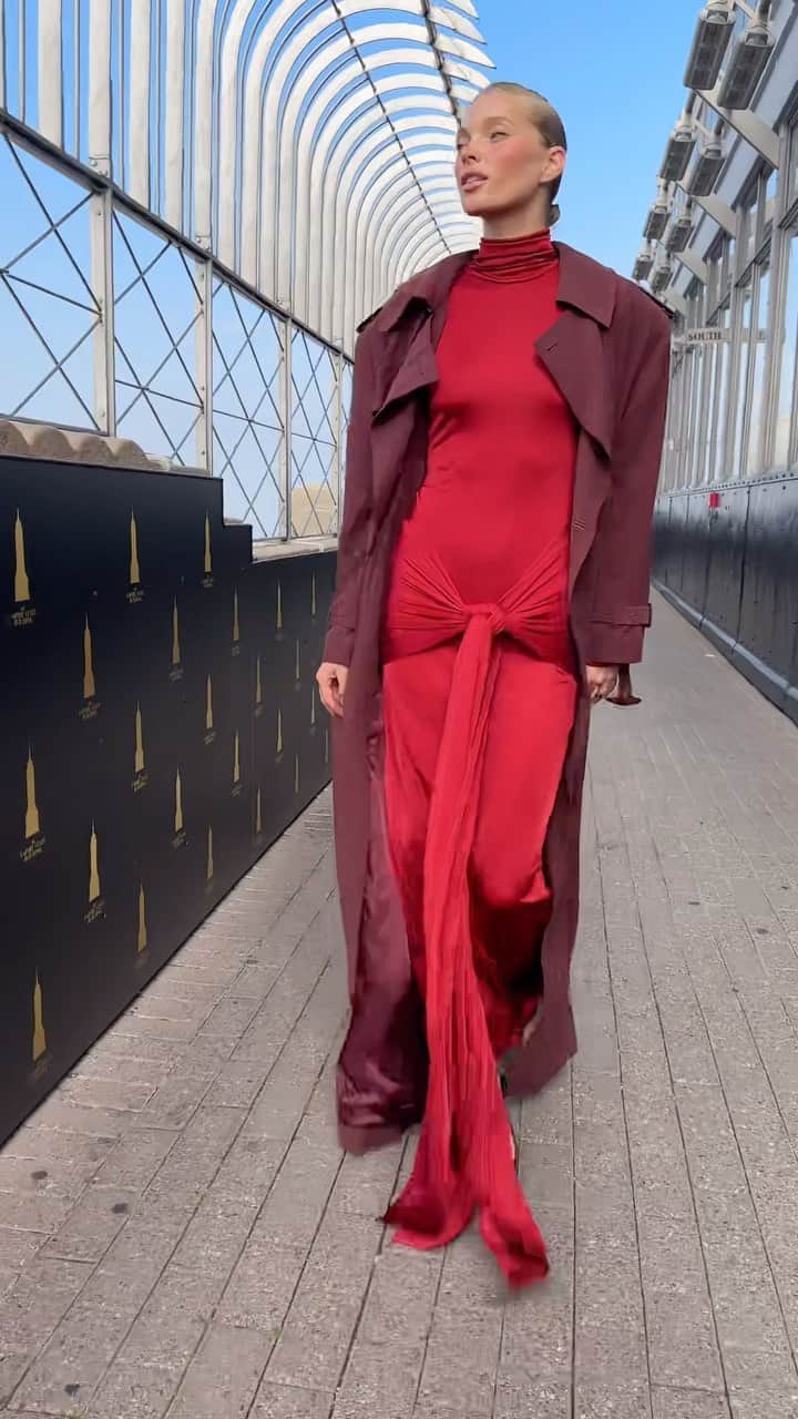 エルザ・ホスクのインスタグラム：「This morning I got to light up the Empire State Building to celebrate the start of NYFW!! It was epic. I love this city… the place I grew up in and called home for so long… I love fashion, felt full circle to wear my own brand @helsastudio for this❤️ thank you @empirestatebldg @nyfw @wme for having me part of this moment!」