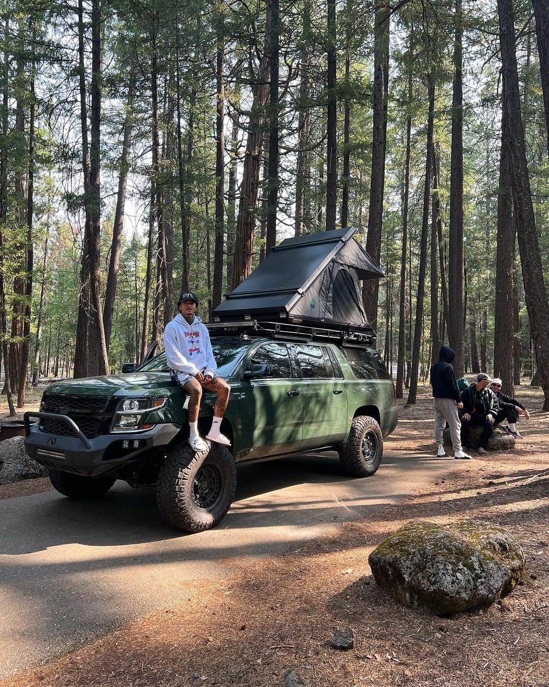 ナイジャ・ヒューストンのインスタグラム：「Slept on top of my car for two weeks and had the best time ever」