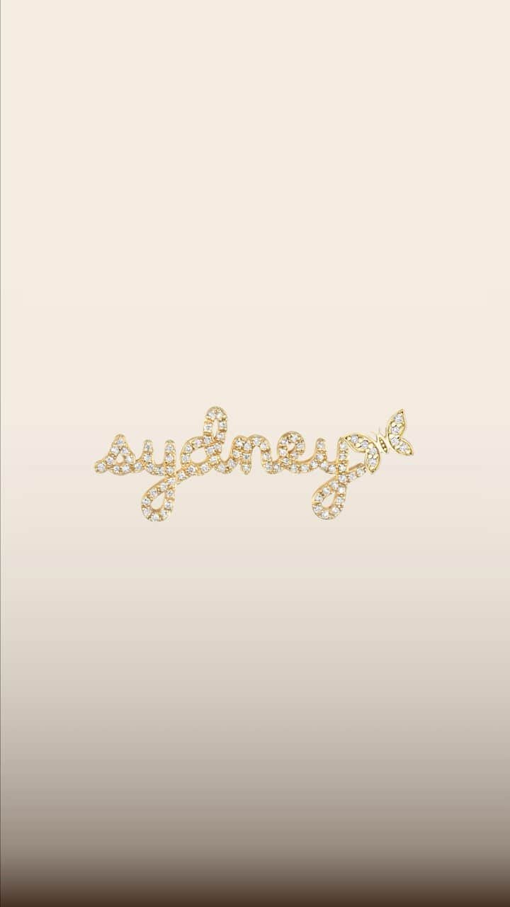 のインスタグラム：「Make it Personal 💛 Design a piece that is uniquely yours with our custom script collection. Include an added personal touch with hummingbird, heart, evil eye, and more. #SydneyEvan」