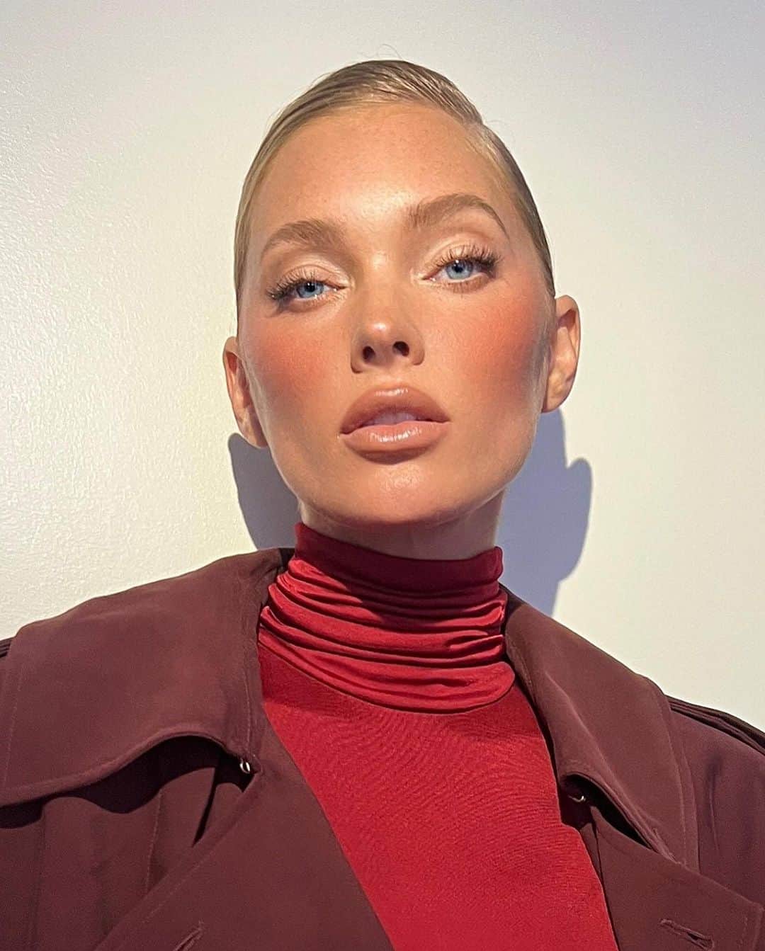 Carolina Gonzalezのインスタグラム：「⚜️E L S A⚜️ NYFW @  hoskelsa  Hair @themartyharper  #MakeupbyMe @cgonzalezbeauty  #CGonzalezBeauty    BREAKDOWN    @111skin  Celestial Black Diamond Eye Mask  Celestial Black Diamond Serum  Celestial Black Diamond Cream    @mariobadescu  The Witch Hazel Rosewater Toner  Lip Mask    @armanibeauty  Luminous Silk Concealer 5.5  Luminous Silk Glow Liquid Bronzer Drops 100  Luminous Silk Glow Setting Powder 2, 6.5  Luminous Silk Glow Blush 60  Lip Power 102  Eyes To Kill Mascara」