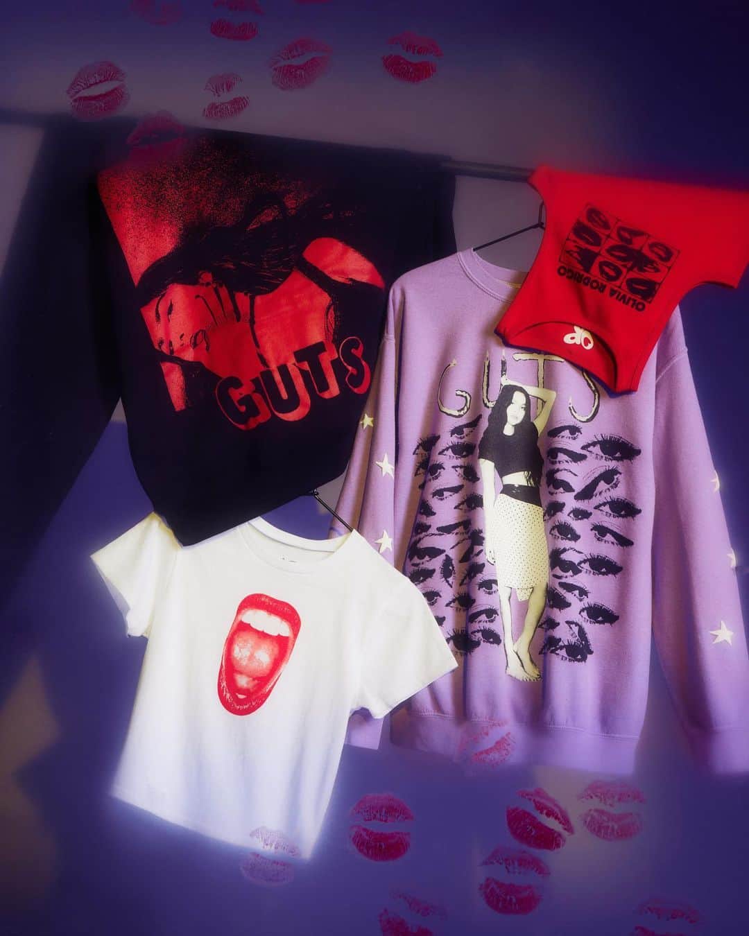 Urban Outfittersさんのインスタグラム写真 - (Urban OutfittersInstagram)「Still listening to “bad idea right?” on repeat? Us, too. Shop @oliviarodrigo’s official merch collection and exclusive GUTS vinyl in light pink, now available at UO!」9月9日 2時57分 - urbanoutfitters