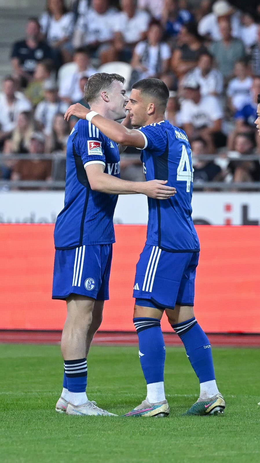 シャルケ04のインスタグラム：「04 Buden im Testspiel gegen den SSV Ulm - 04 verschiedene Torschützen! 🔵⚪️  Euer Favorit? 👇 . . . #S04 #Schalke #ULMS04 #Königsblau #Testspiel #Goals」