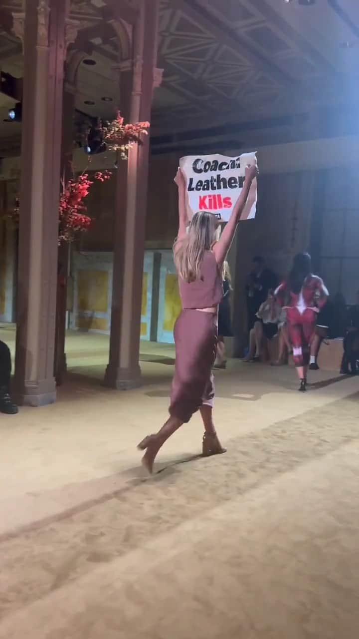 Teen Vogueのインスタグラム：「A PETA member crashed the Coach show during New York Fashion Week last night, and the organization just spoke out about the reason why. Details at the #linkinbio   (📸: @tchesmeni)」