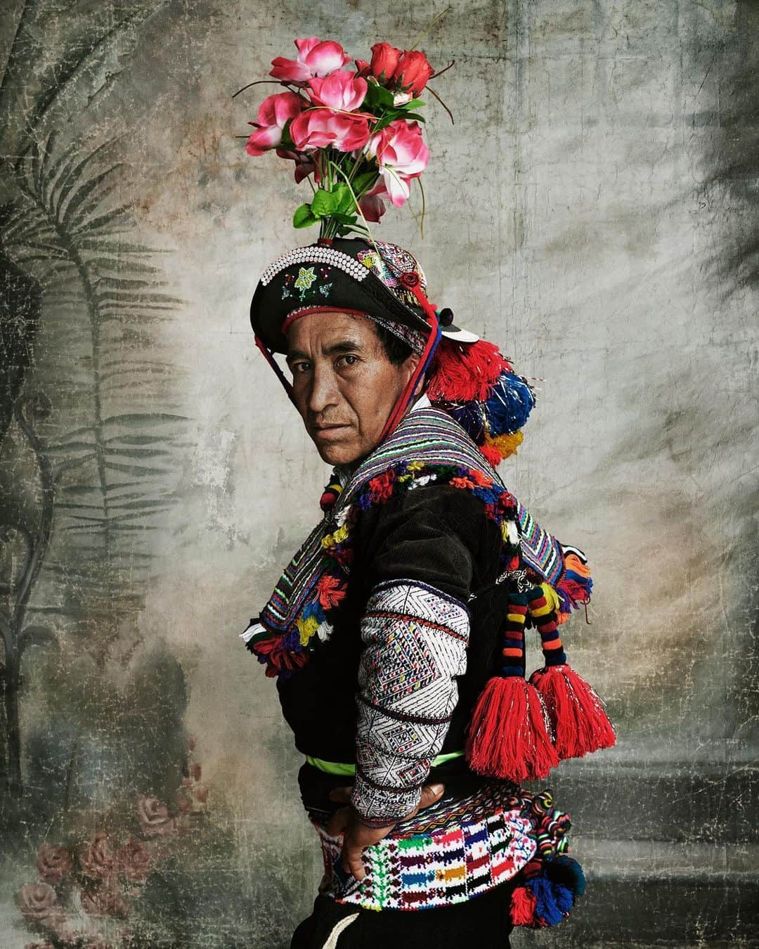 マリオ・テスティーノさんのインスタグラム写真 - (マリオ・テスティーノInstagram)「A BEAUTIFUL WORLD FLOWERS _ FLORES  1st Image: Peru 2021 2nd Image: Mexico, 2021 3rd Image:  Myanmar, 2018 4th Image: Ethiopia, 2019 5th Image: India, 2019 6th Image: Mexico, 2021 7th Image: Myanmar, 2018  @jonahmutai @stormcph #PhilipBode」9月11日 2時00分 - mariotestino